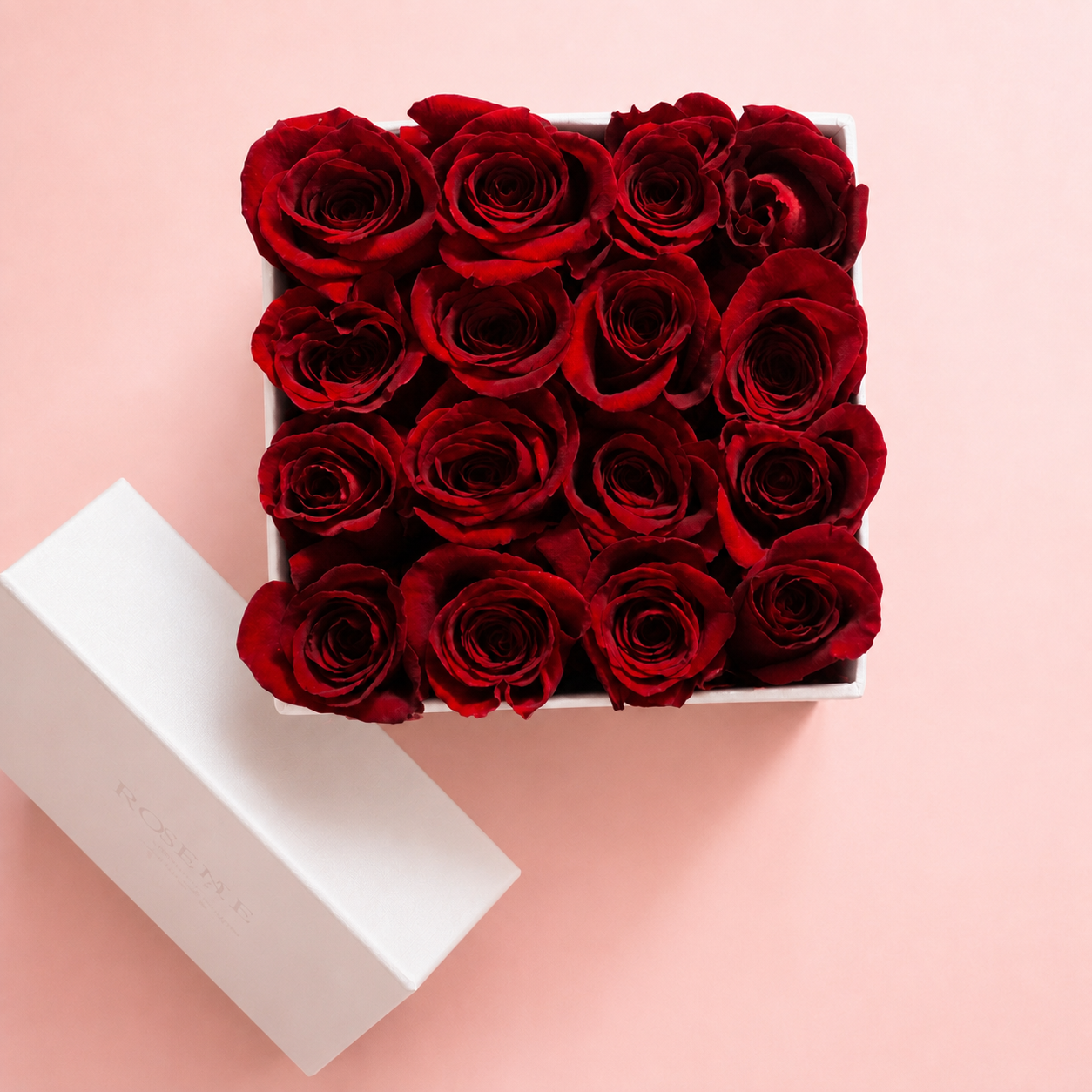 Box pequeña cuadrada 16 rosas