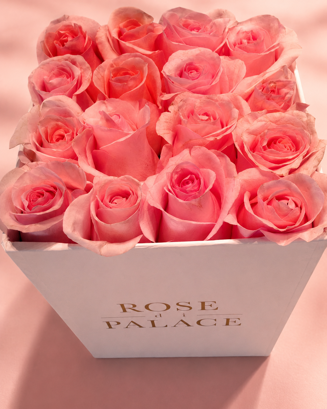 Box pequeña cuadrada 16 rosas