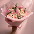 Ramo de tulipanes y rosas